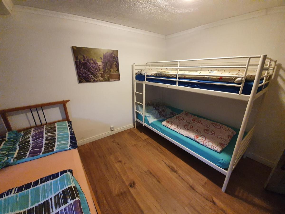 Dachgeschosswohnung In Neumuenster 2 Zimmer Extérieur photo