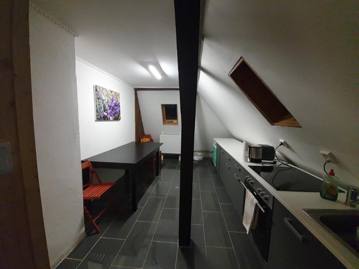 Dachgeschosswohnung In Neumuenster 2 Zimmer Extérieur photo